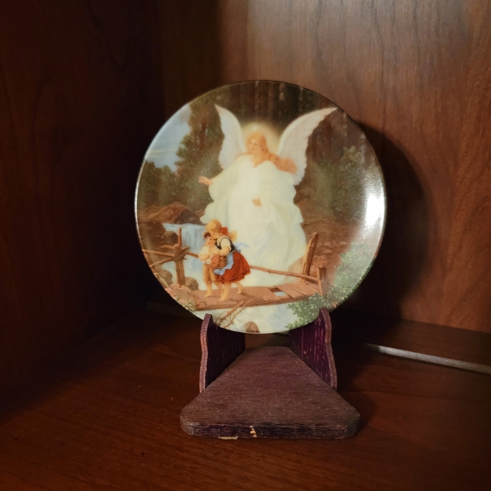WHITE OAK ♡ Miniature "Guardian Angel" Porcelain Collectors Plate w/Wooden Stand
